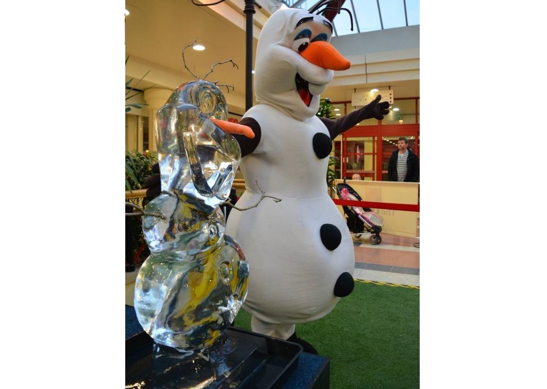 Disney Frozen (Olaf) Ice Sculpture